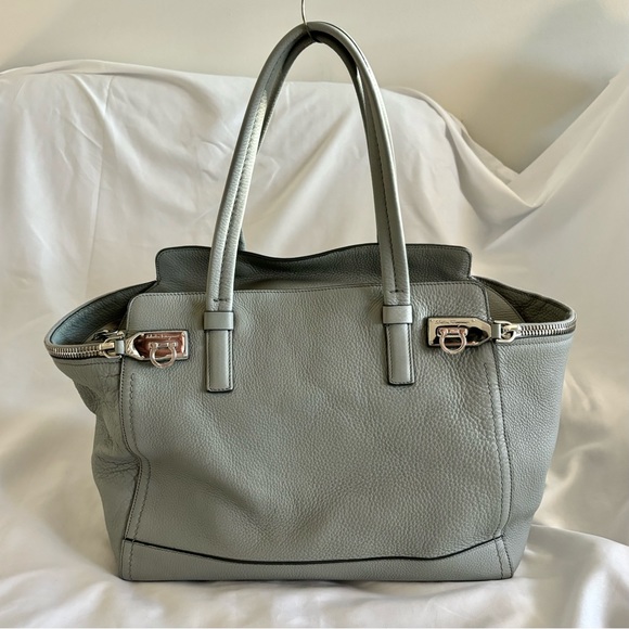 ♥️Host Pick♥️ Salvatore Ferragamo VERVE Bag - Picture 5 of 15